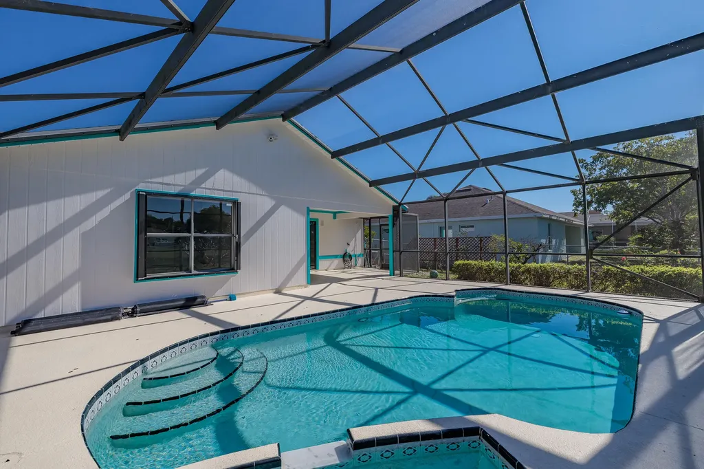 2352 SE West Blackwell Drive Port St Lucie FL 34952