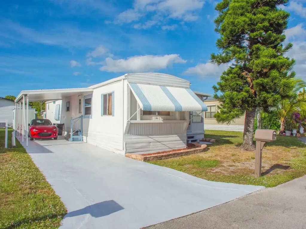 10 Desoto Lane Port St Lucie FL 34952