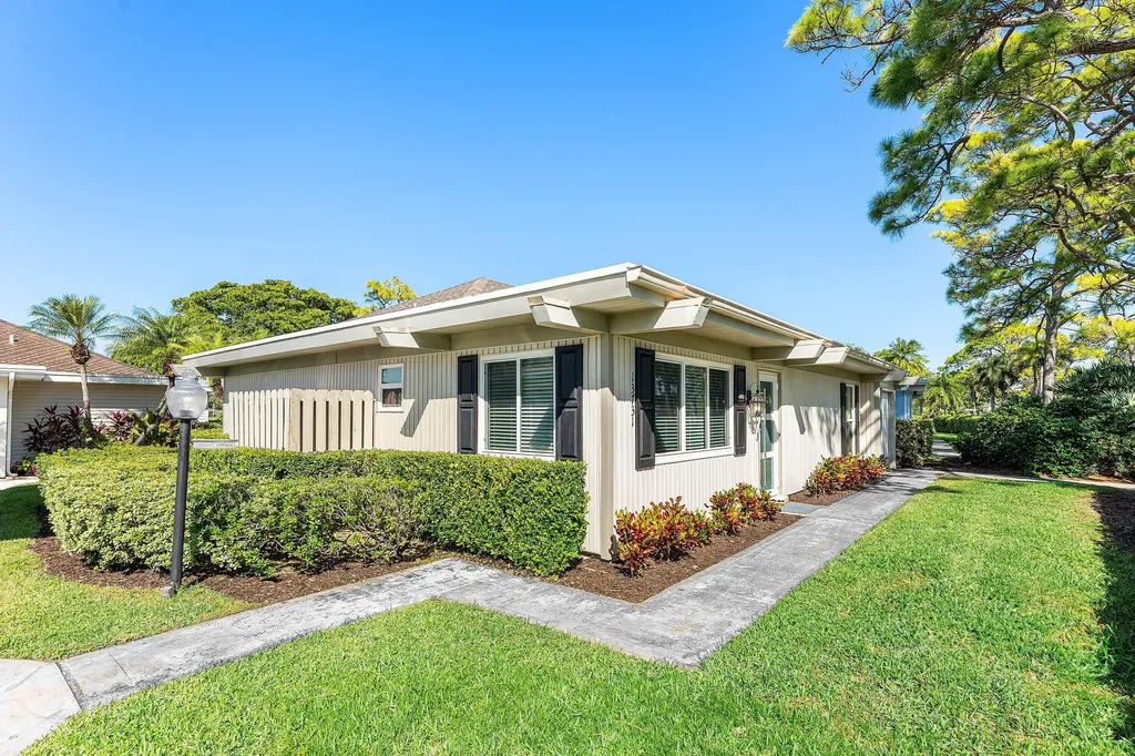 13731 Eastpointe Way Palm Beach Gardens FL 33418