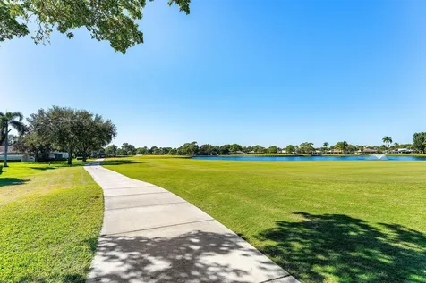 13731 Eastpointe Way Palm Beach Gardens FL 33418