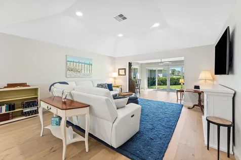 13731 Eastpointe Way Palm Beach Gardens FL 33418