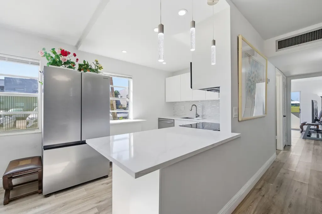 193 Burgundy E Delray Beach FL 33484