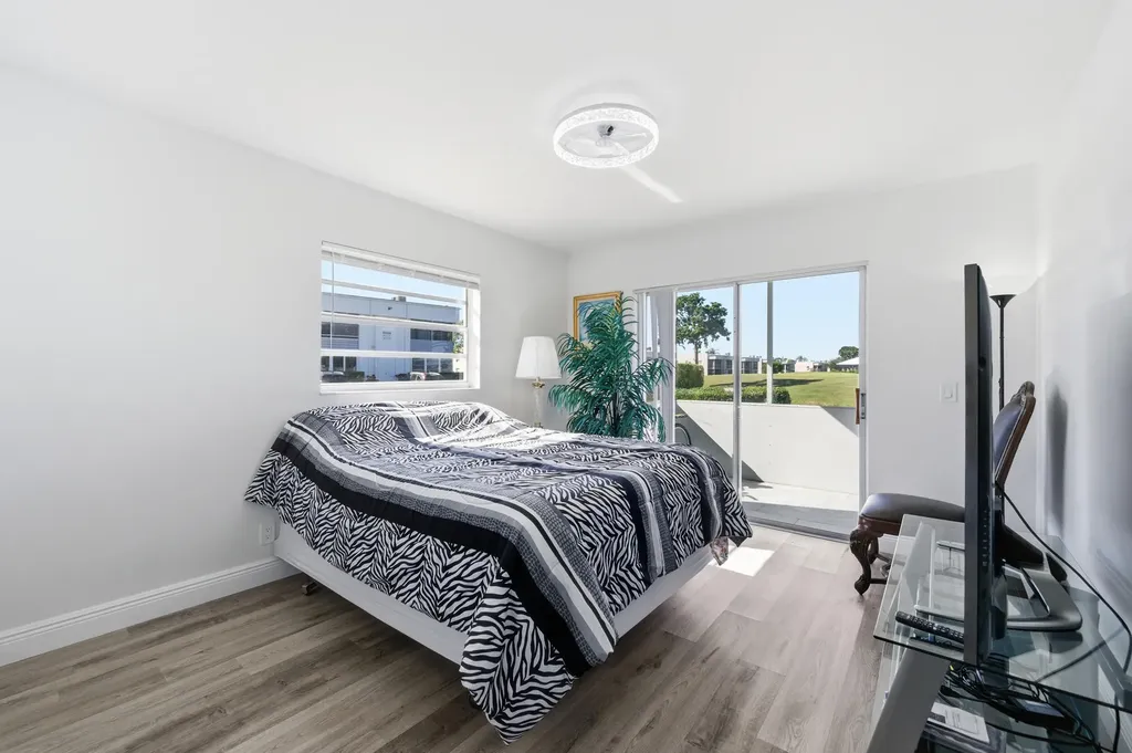 193 Burgundy E Delray Beach FL 33484