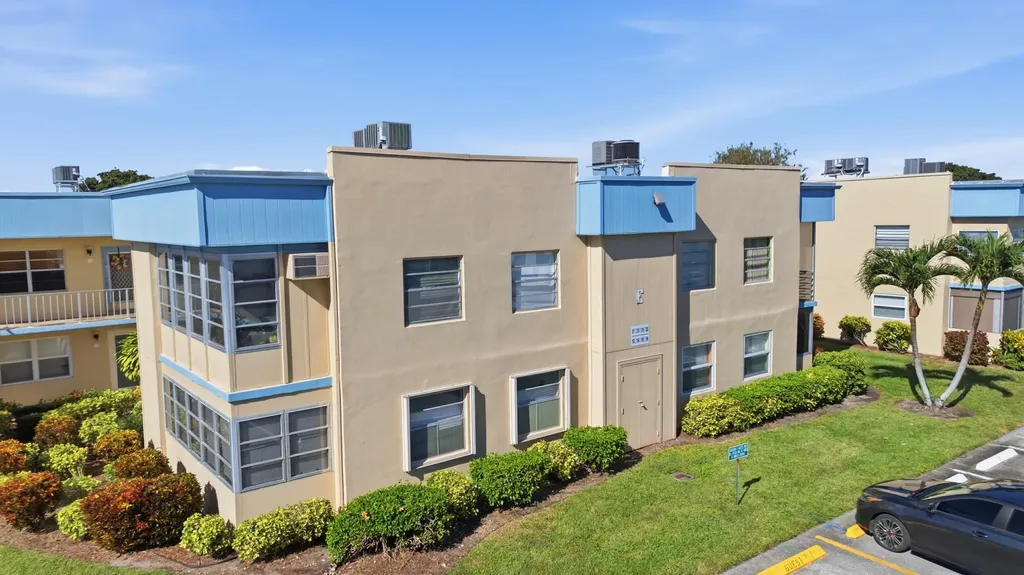 193 Burgundy E Delray Beach FL 33484