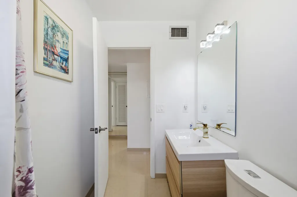 321 Piedmont G Delray Beach FL 33484