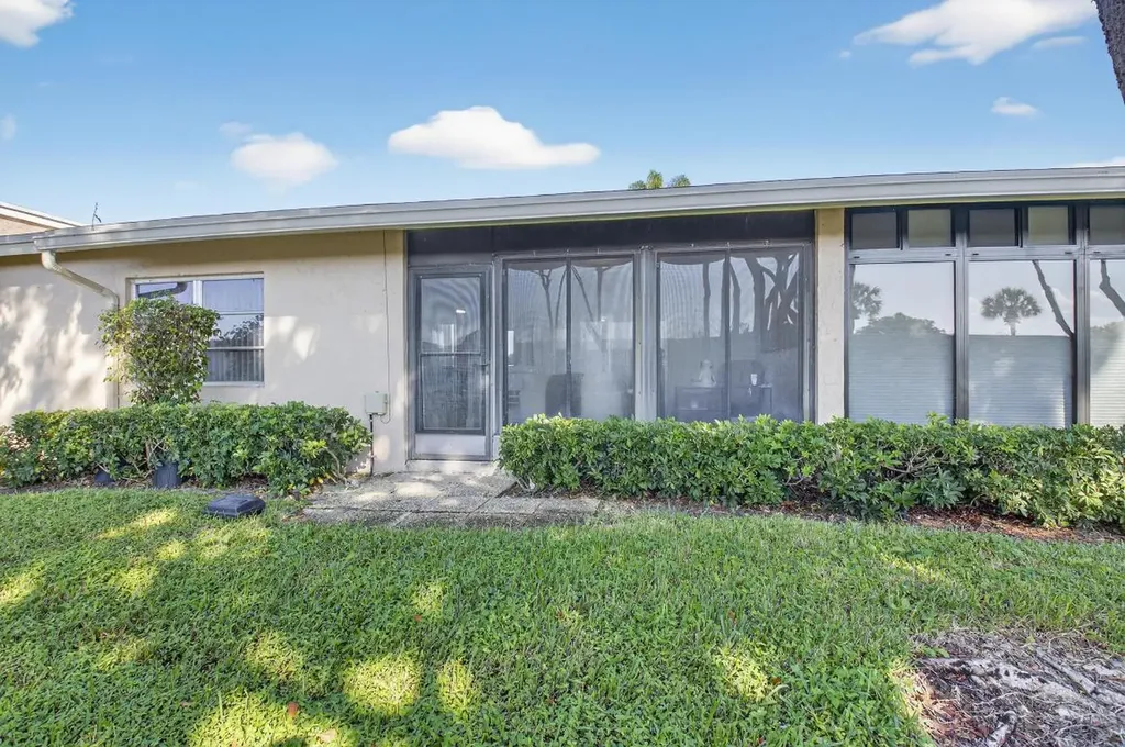 8256 Summerbreeze Lane Boca Raton FL 33496