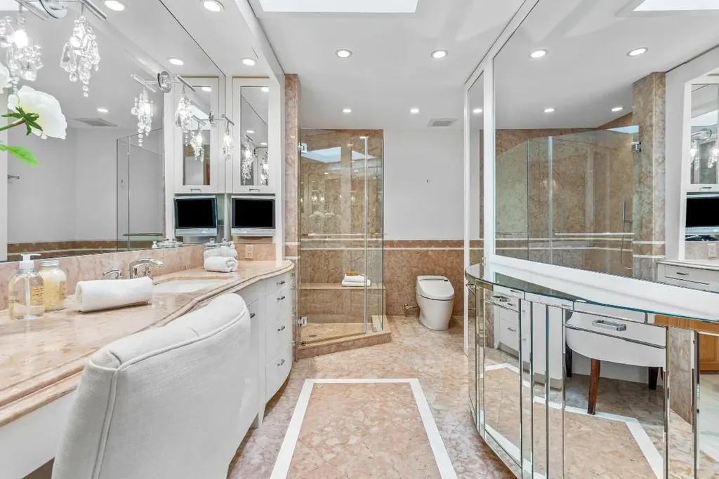 2 Sloans Curve Drive Palm Beach FL 33480