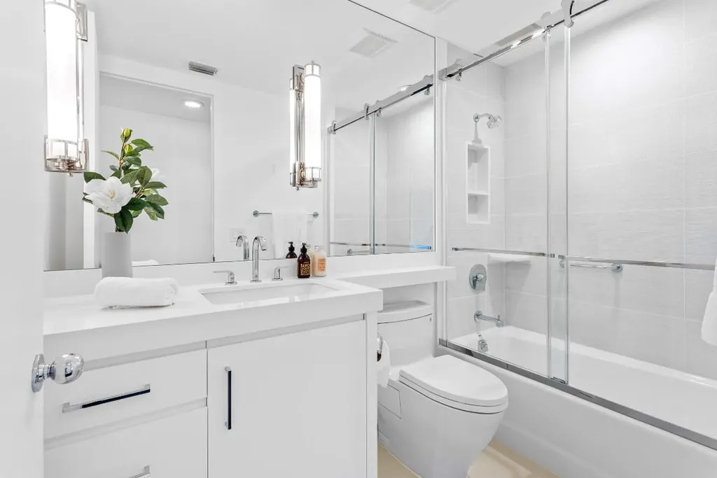 2 Sloans Curve Drive Palm Beach FL 33480