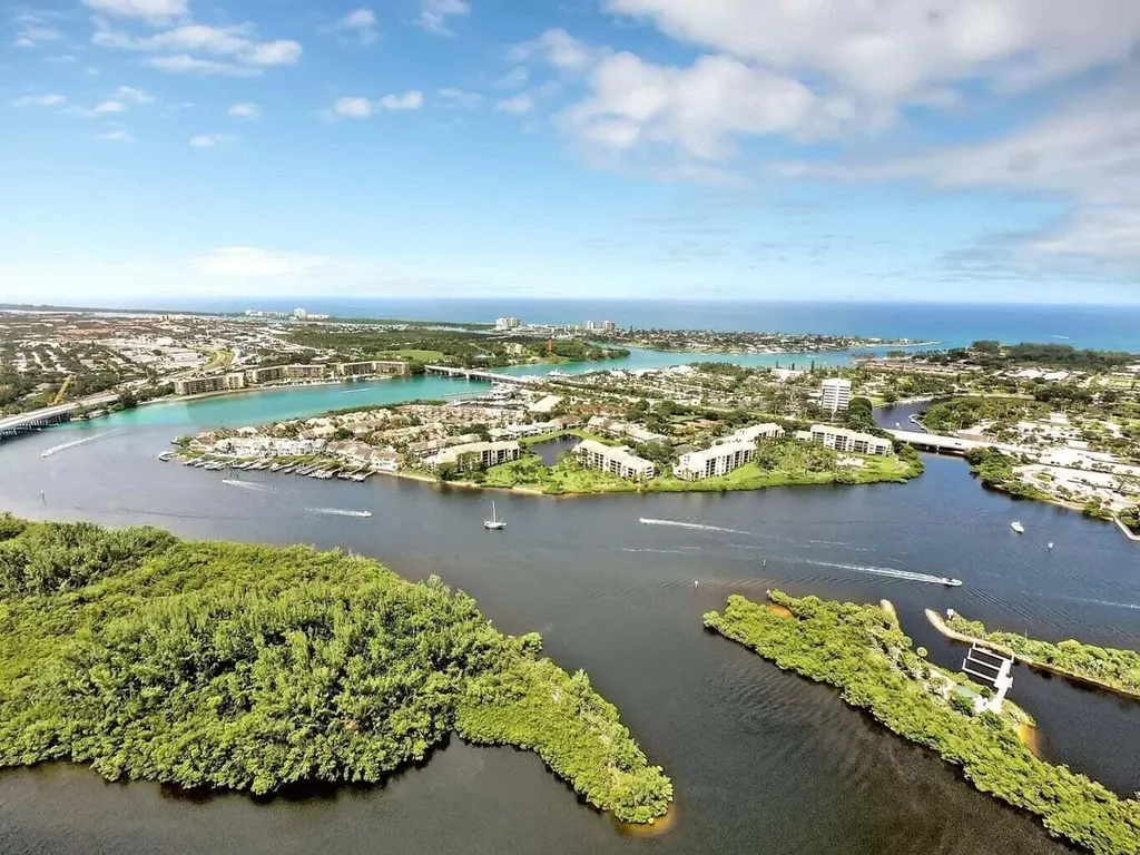 1542 Jupiter Cove Drive Jupiter FL 33469