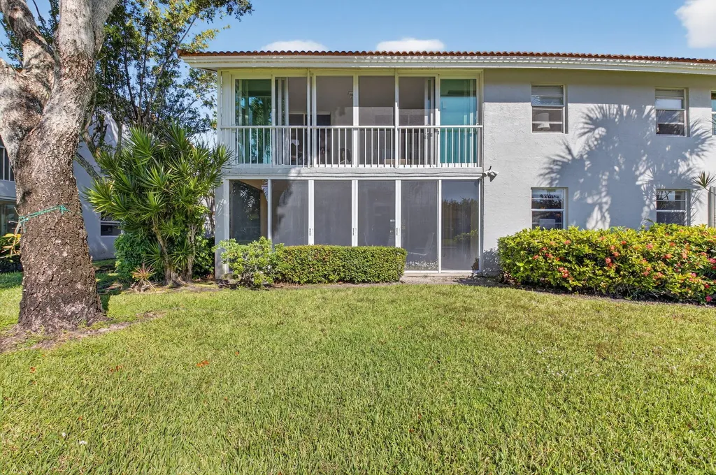 7342 Lake Meadow Way Boynton Beach FL 33437