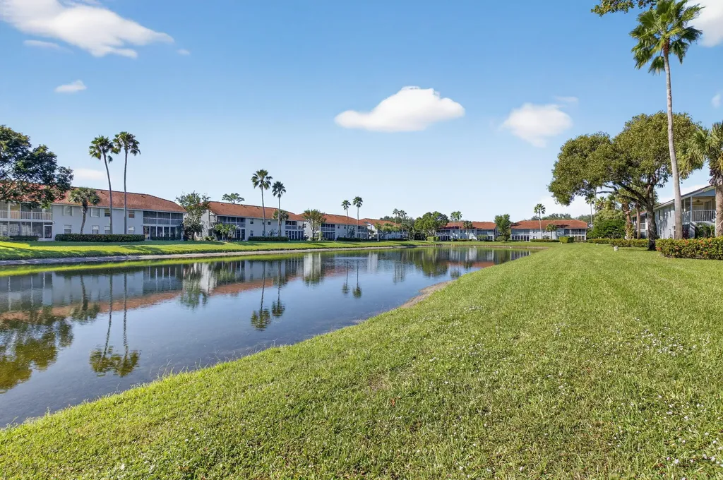 7342 Lake Meadow Way Boynton Beach FL 33437