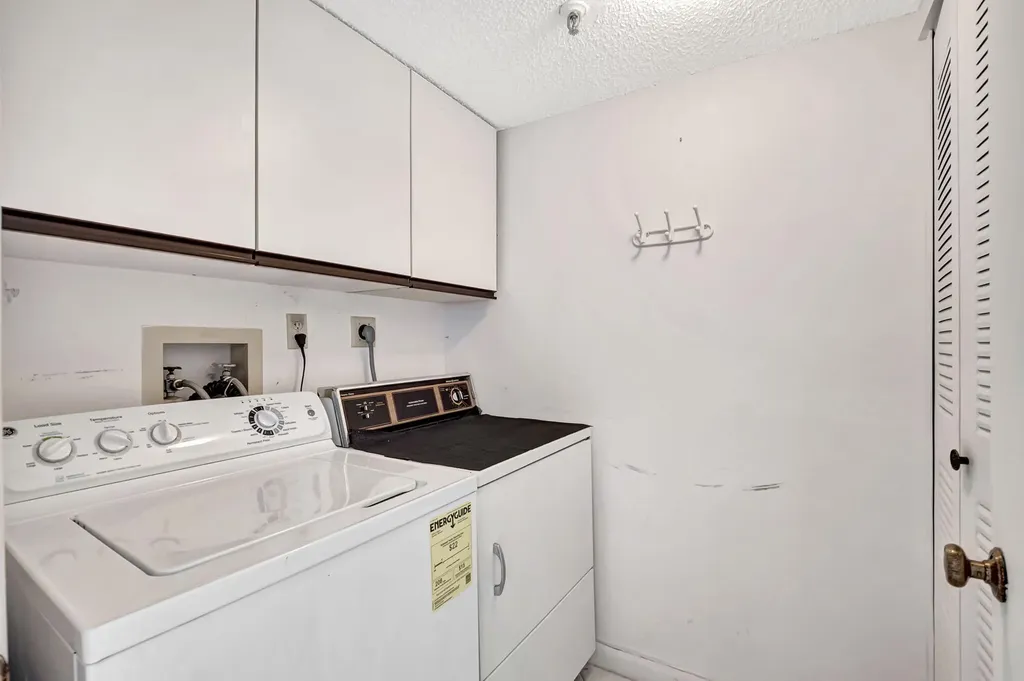 6866 Huntington Lane Delray Beach FL 33446