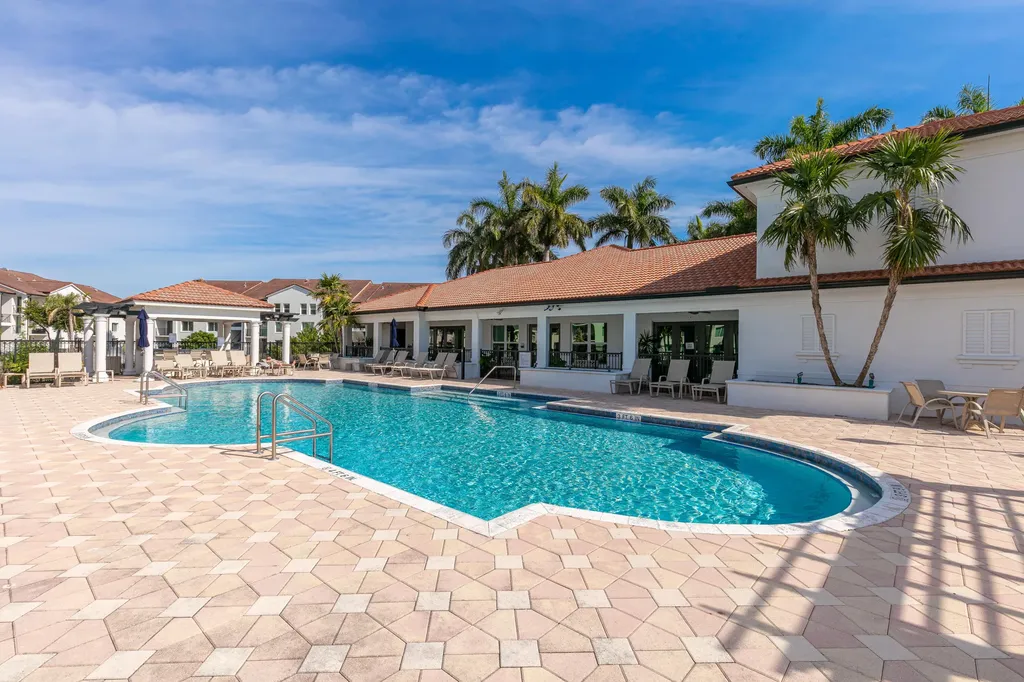 505 Villa Circle Boynton Beach FL 33435