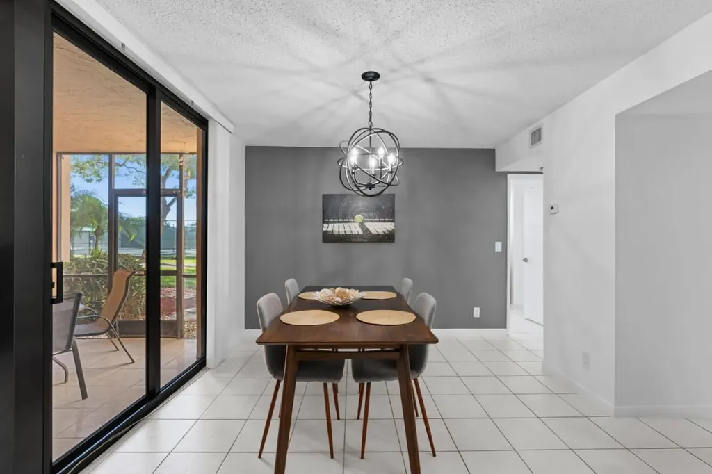 500 Egret Circle Delray Beach FL 33444