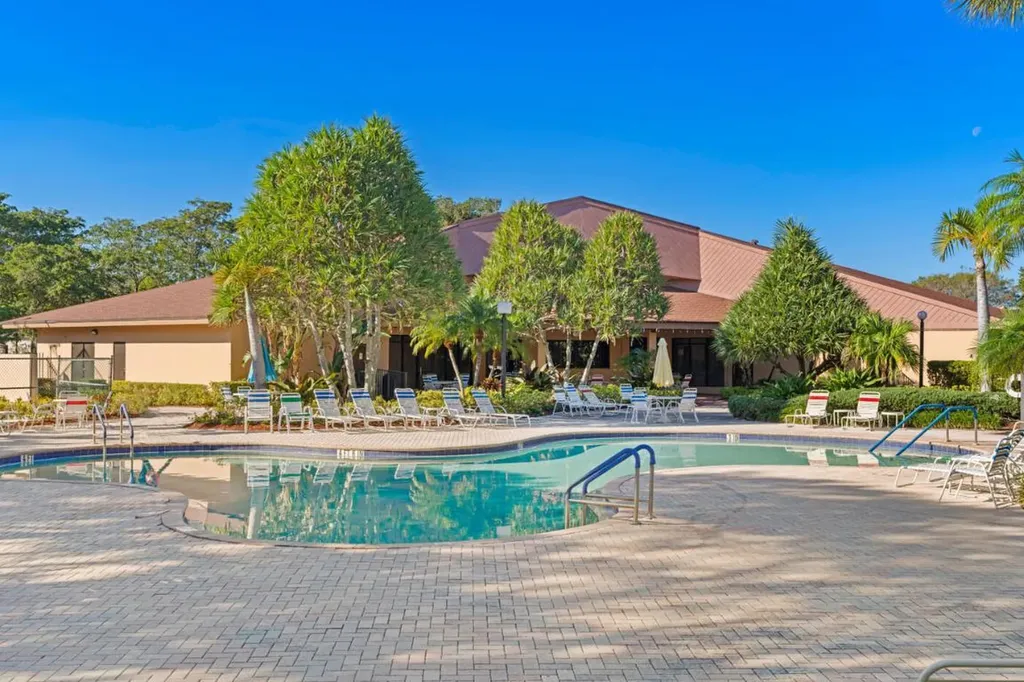 500 Egret Circle Delray Beach FL 33444