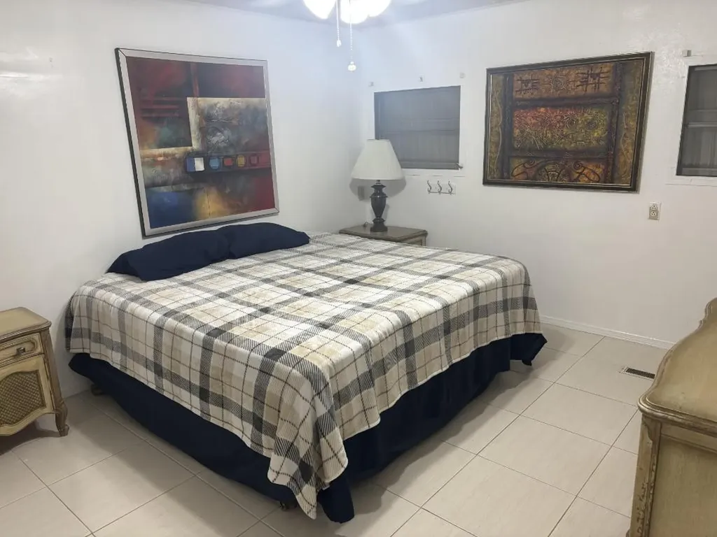 562 NE 47th St, Lot 393 Deerfield Beach FL 33064