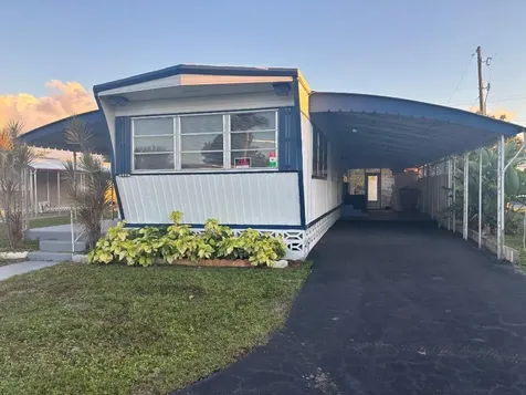 562 NE 47th St, Lot 393 Deerfield Beach FL 33064