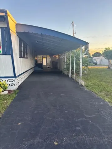 562 NE 47th St, Lot 393 Deerfield Beach FL 33064