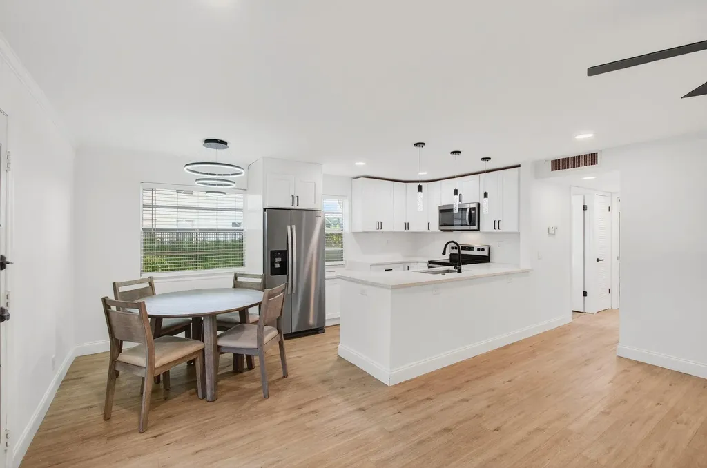449 Normandy J Delray Beach FL 33484