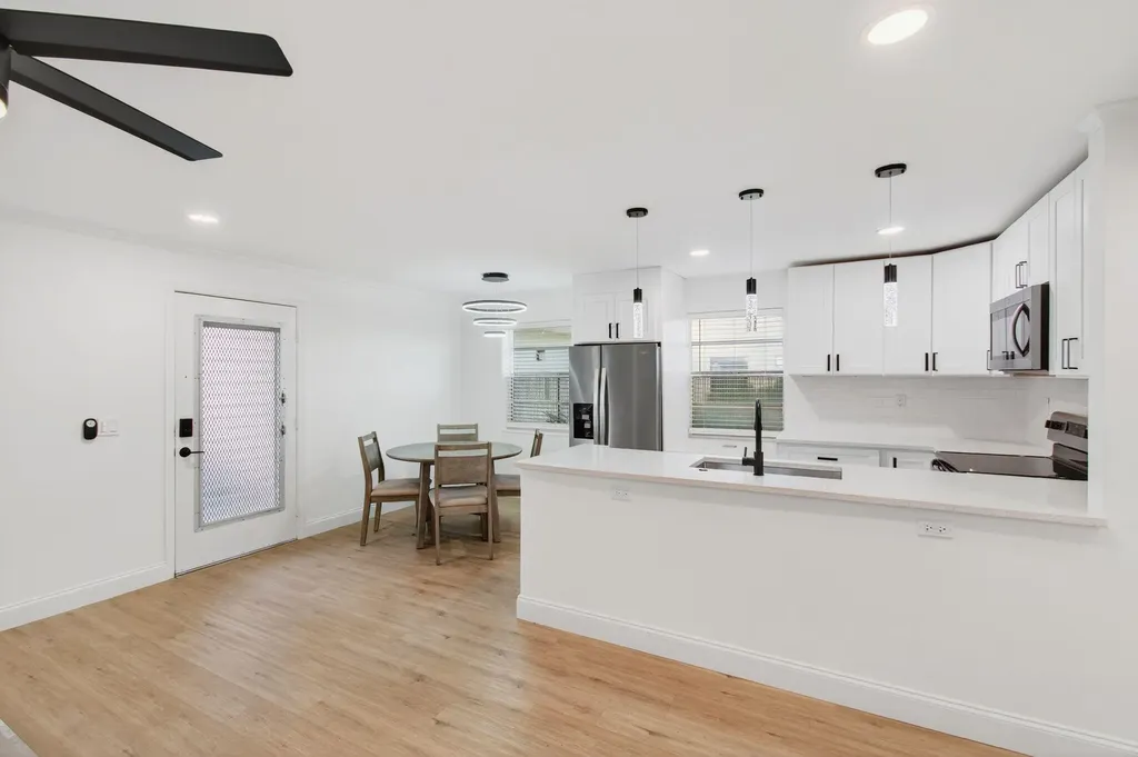 449 Normandy J Delray Beach FL 33484