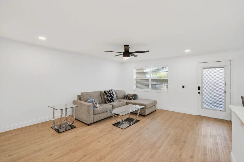 449 Normandy J Delray Beach FL 33484