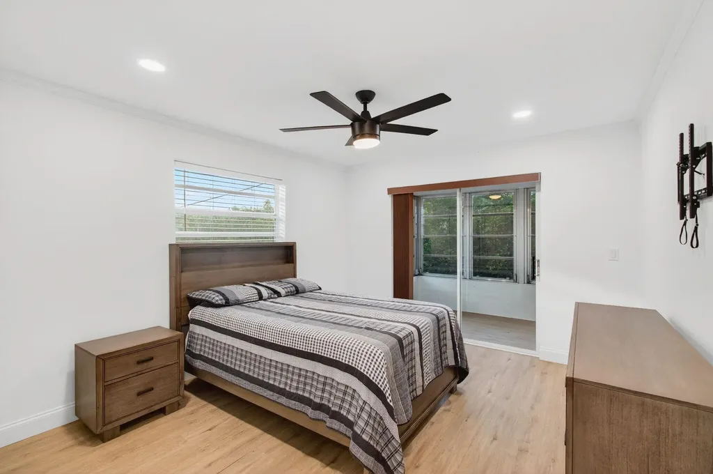 449 Normandy J Delray Beach FL 33484