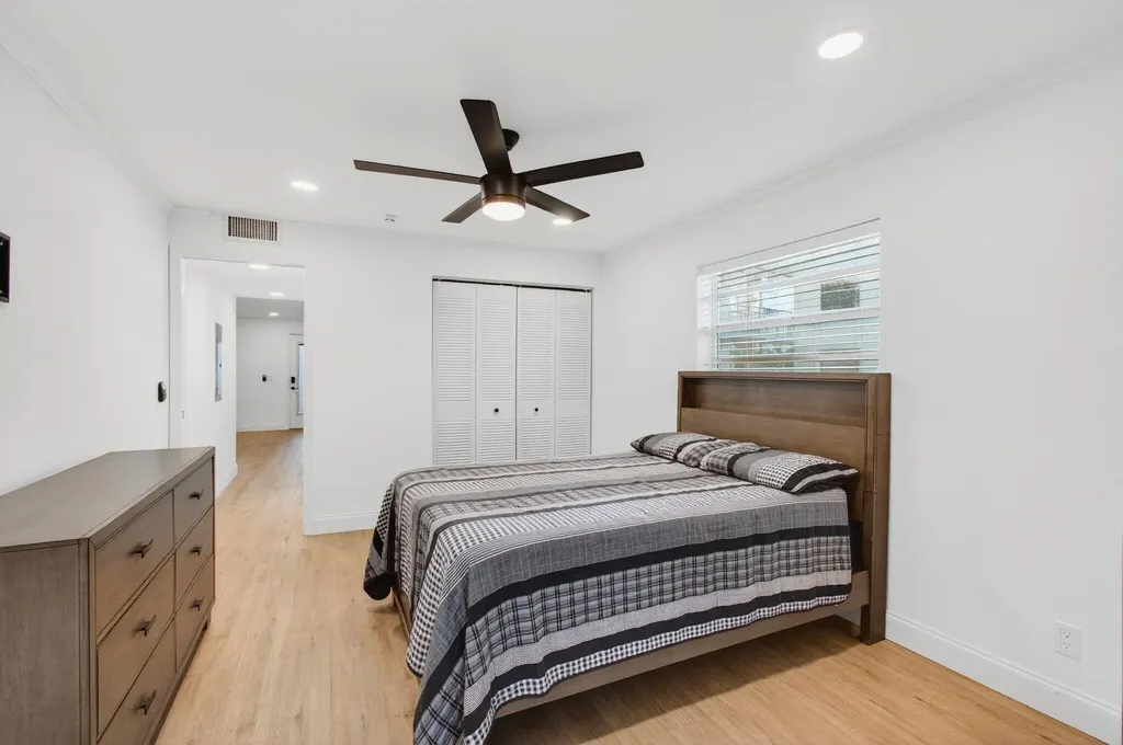 449 Normandy J Delray Beach FL 33484