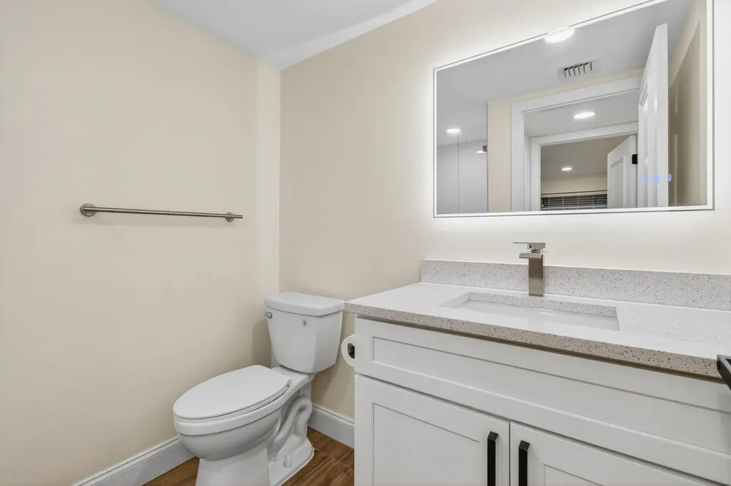 449 Normandy J Delray Beach FL 33484