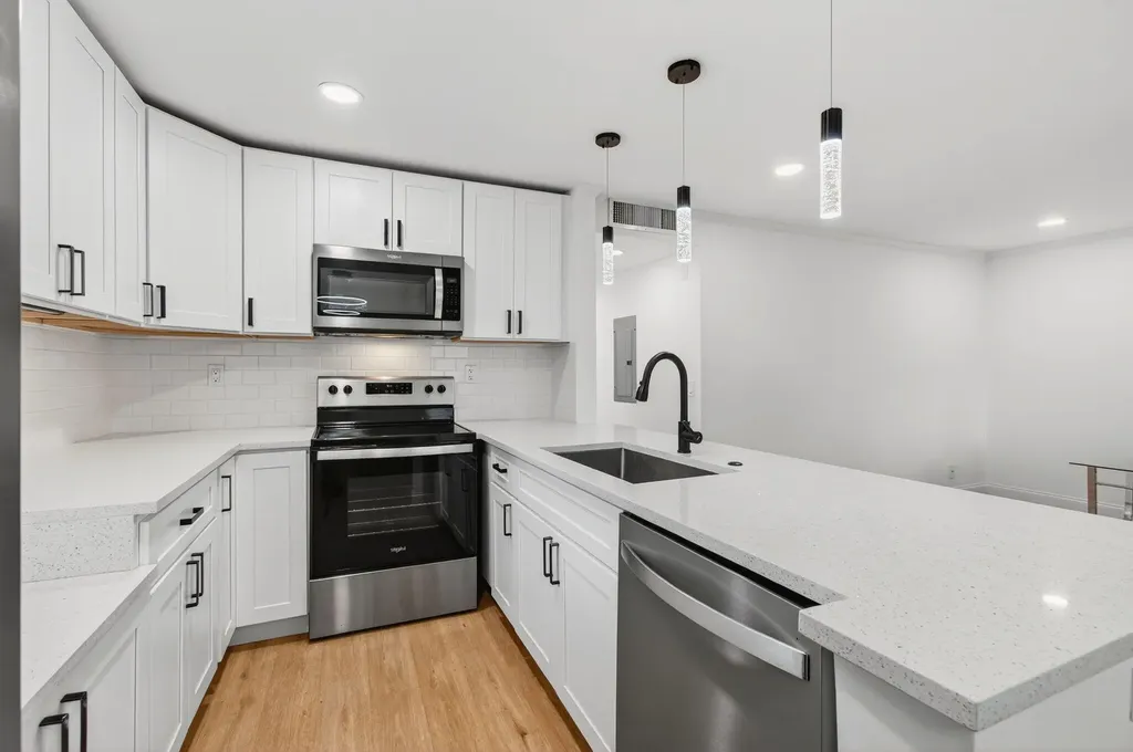 449 Normandy J Delray Beach FL 33484