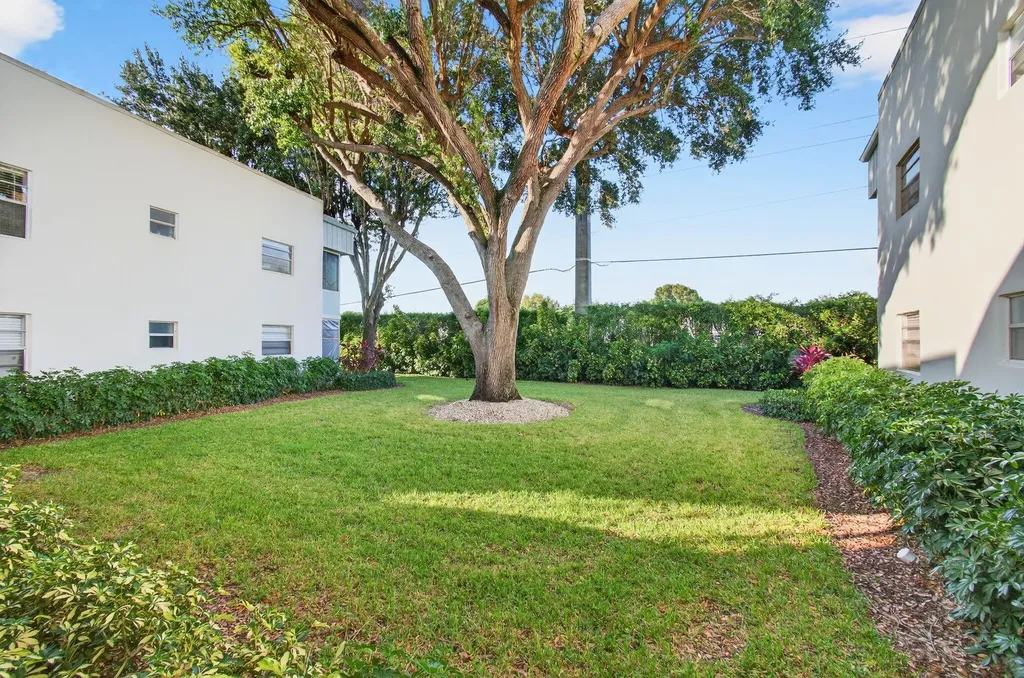449 Normandy J Delray Beach FL 33484