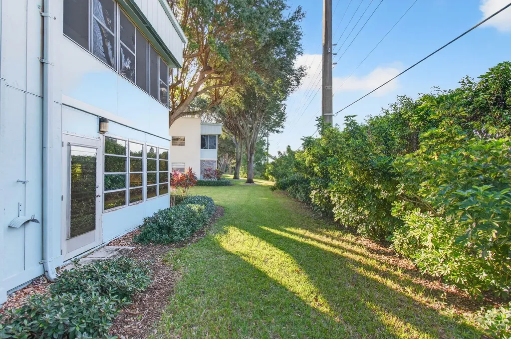 449 Normandy J Delray Beach FL 33484