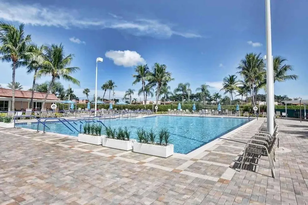 449 Normandy J Delray Beach FL 33484
