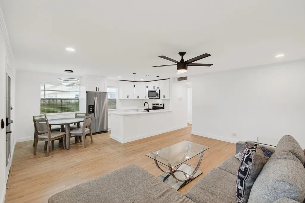 449 Normandy J Delray Beach FL 33484