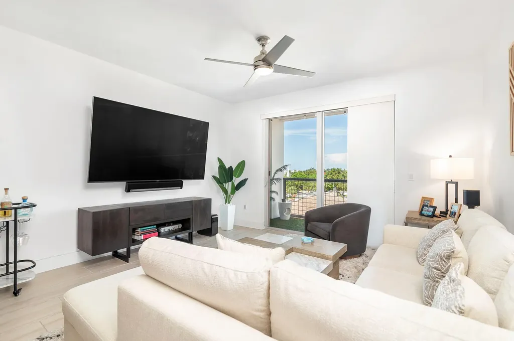 236 SE 5th Avenue Delray Beach FL 33483