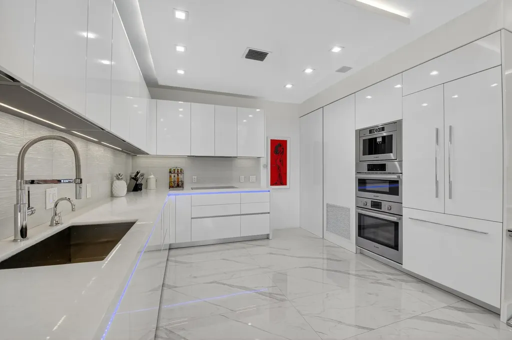 19297 Sabal Lake Drive Boca Raton FL 33434