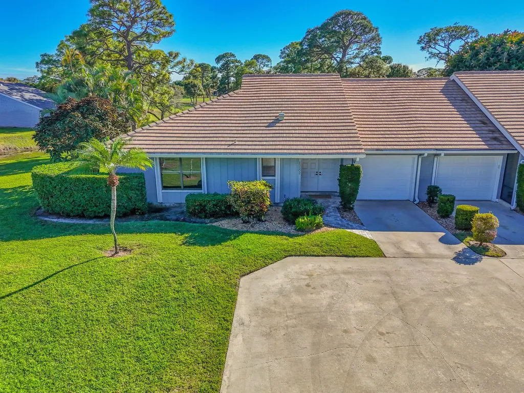 13302 Touchstone Place Palm Beach Gardens FL 33418