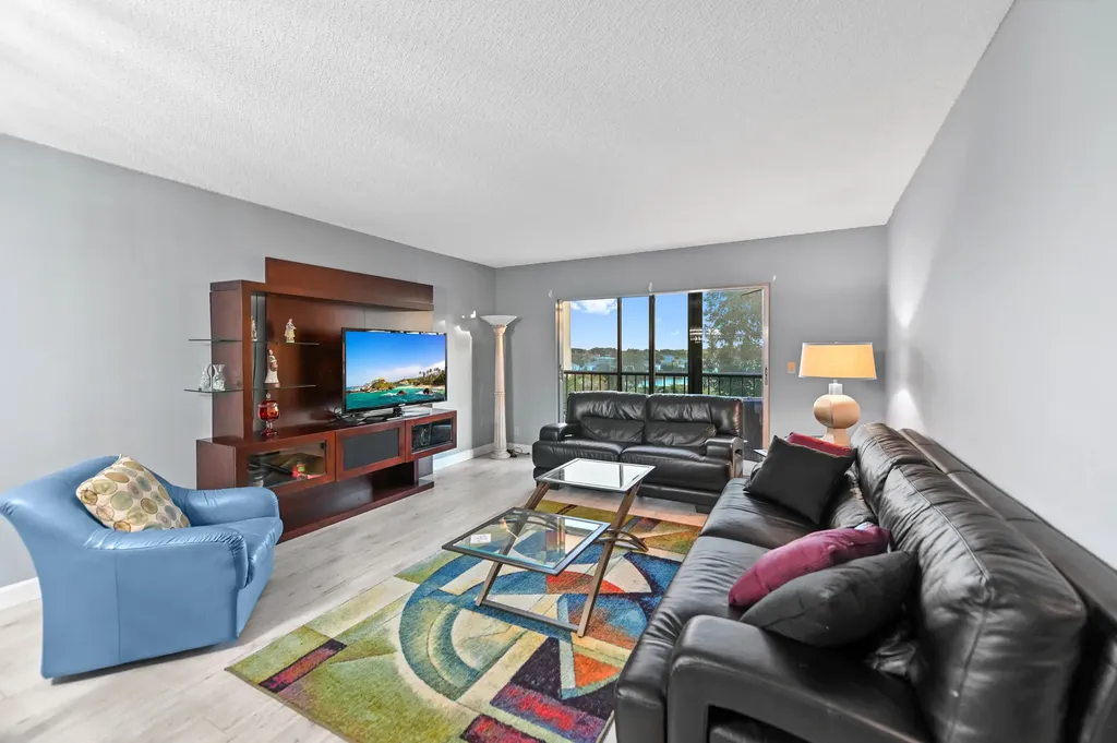 7286 Huntington Lane Delray Beach FL 33446