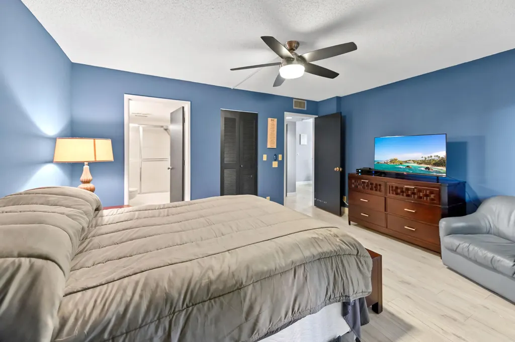 7286 Huntington Lane Delray Beach FL 33446