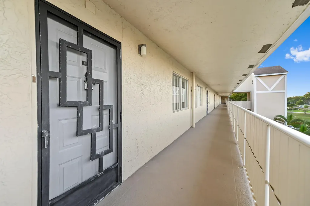 7286 Huntington Lane Delray Beach FL 33446