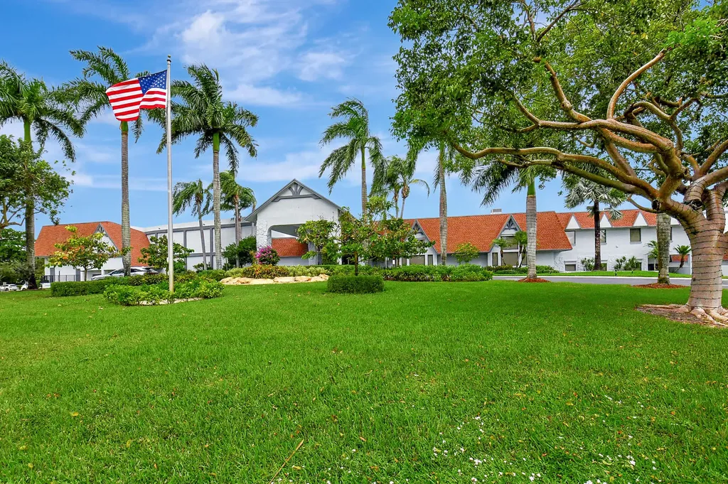 7286 Huntington Lane Delray Beach FL 33446