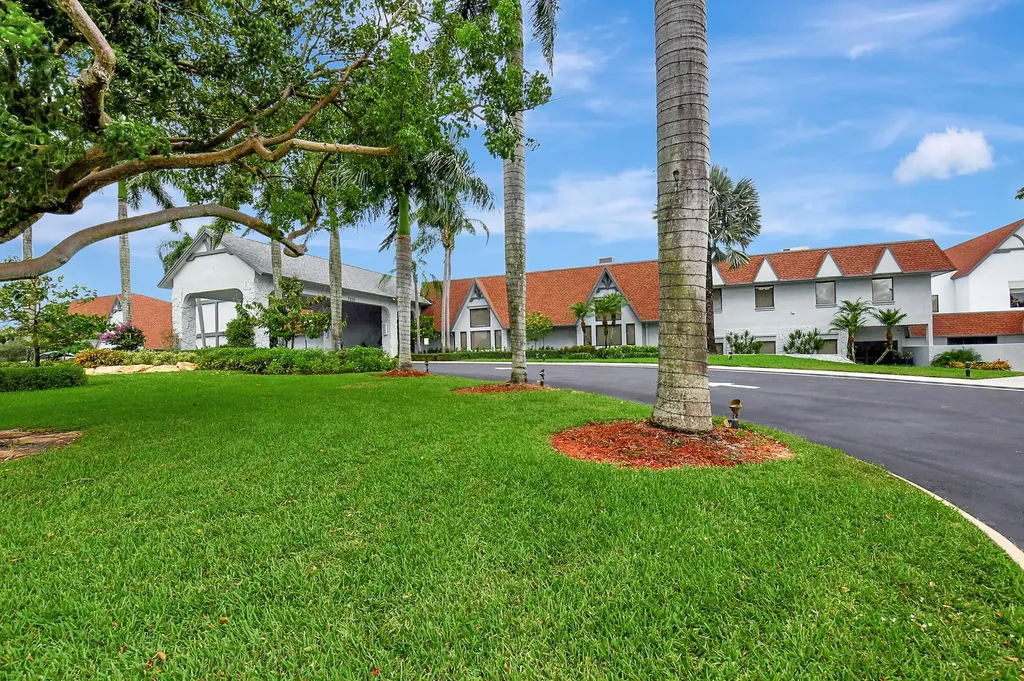 7286 Huntington Lane Delray Beach FL 33446