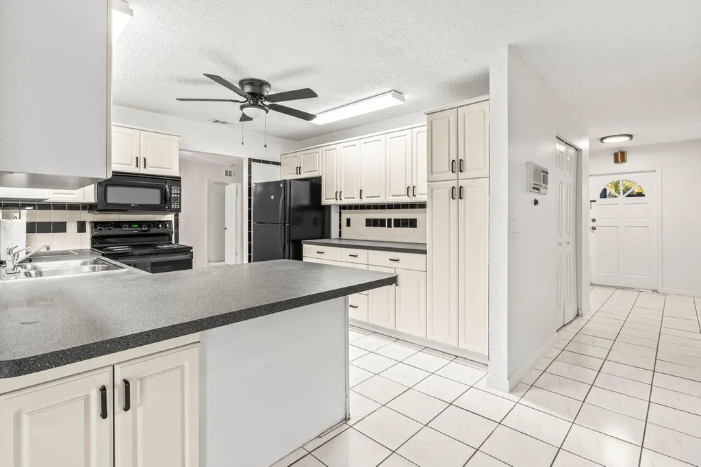 179 Dove Circle Royal Palm Beach FL 33411