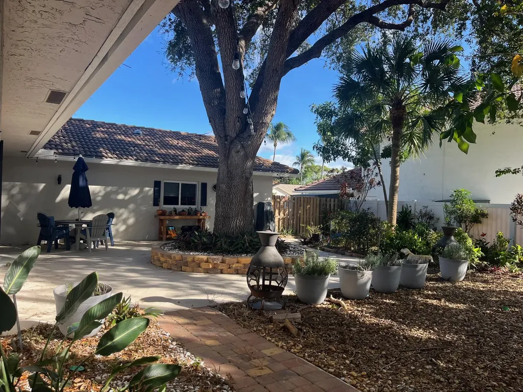 7598 W Country Club Boulevard Boca Raton FL 33487