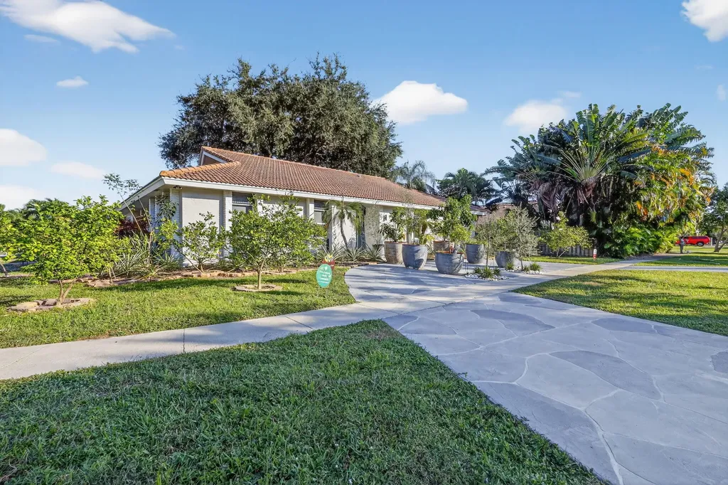 7598 W Country Club Boulevard Boca Raton FL 33487