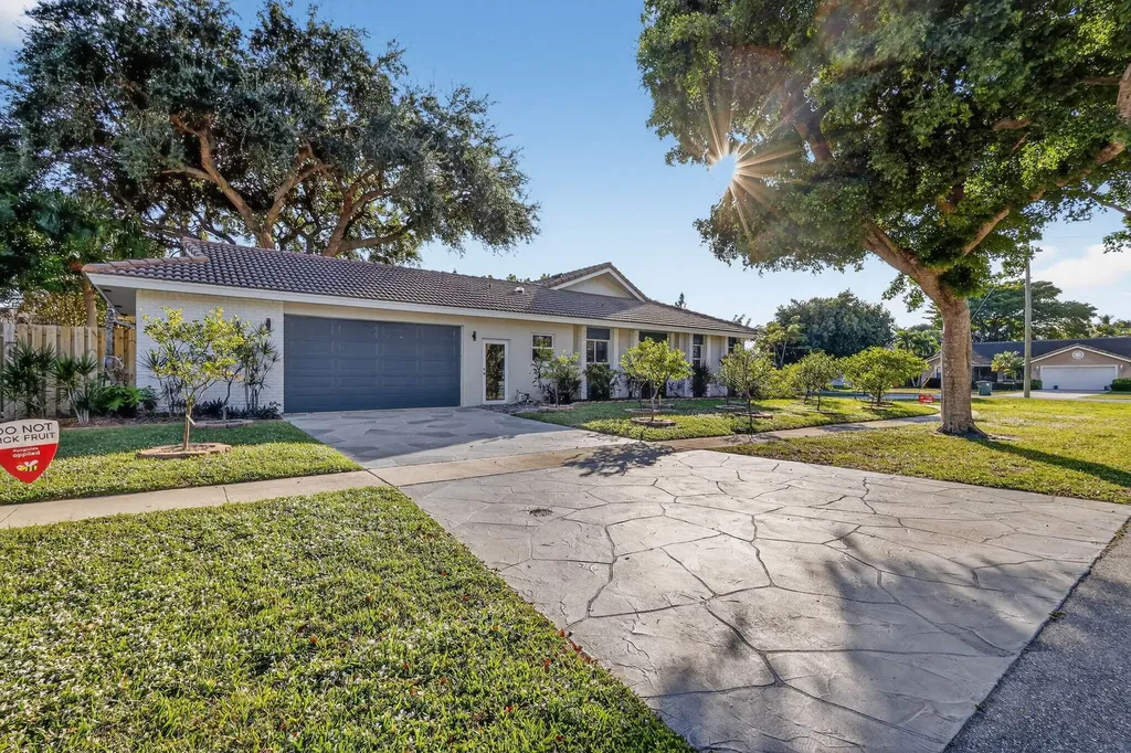 7598 W Country Club Boulevard Boca Raton FL 33487