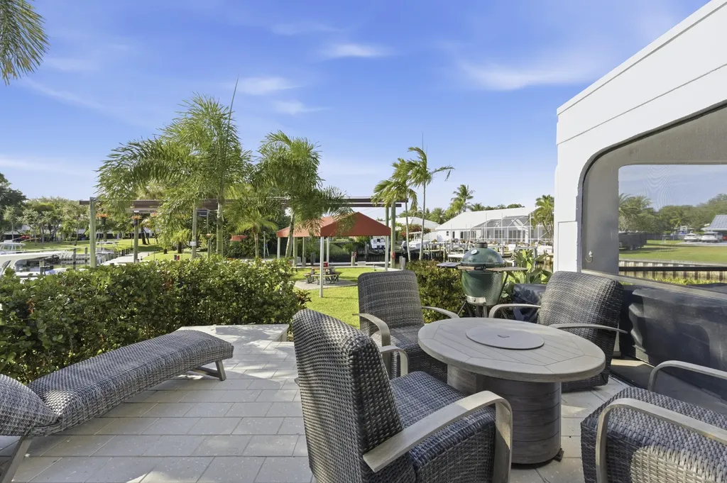 2359 Treasure Isle Drive Palm Beach Gardens FL 33410
