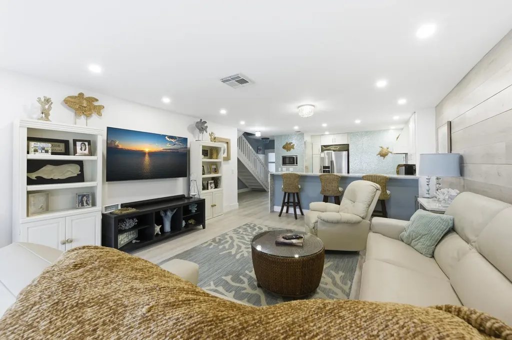 2359 Treasure Isle Drive Palm Beach Gardens FL 33410