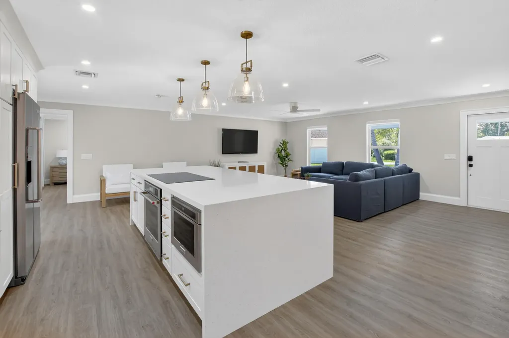 135 SE 28th Court Boynton Beach FL 33435