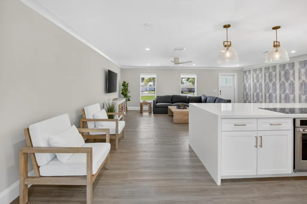 135 SE 28th Court Boynton Beach FL 33435