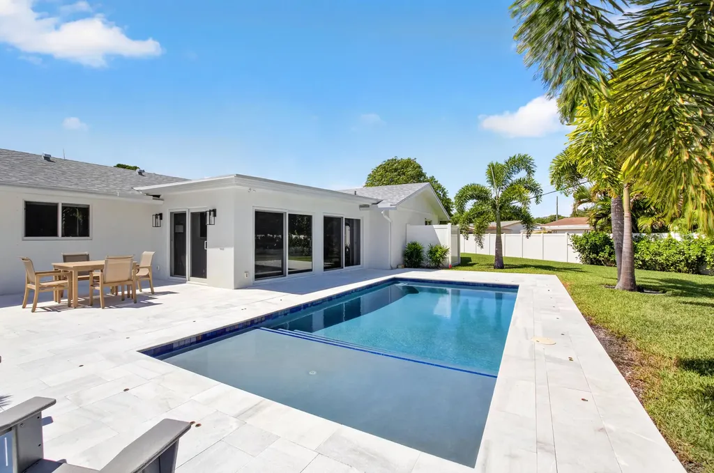 135 SE 28th Court Boynton Beach FL 33435